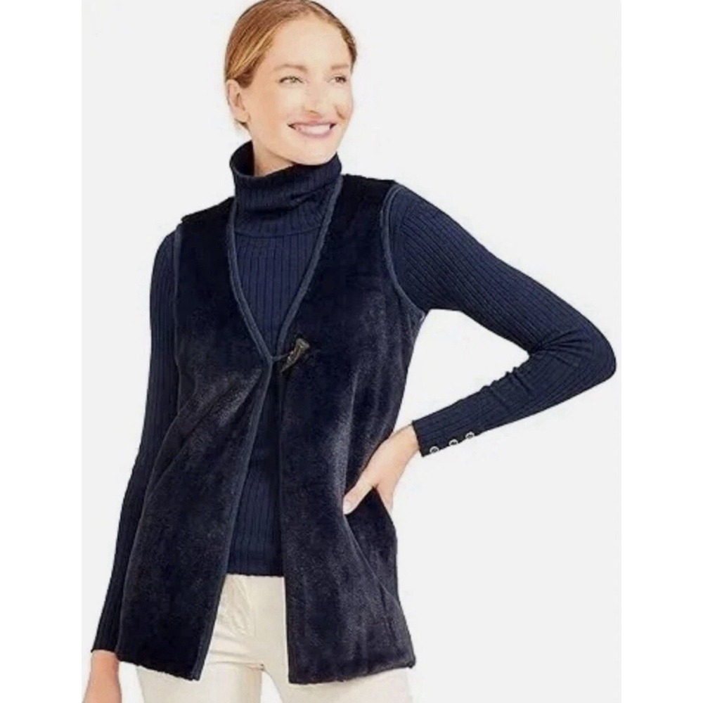 J. McLaughlin Vest Women's Navy Blue Lolan Faux Fur Wool‎ Horn Toggle - Medium